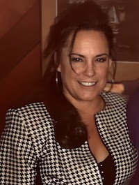 Marci Meier headshot